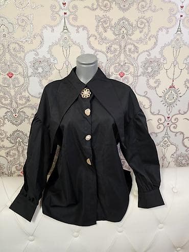 Novo!!! Elegantna crna košulja sa ukrasnim dugmadima - Model sa na lalafo.rs Novo!!! Elegantna crna košulja sa ukrasnim dugmadima - Model sa