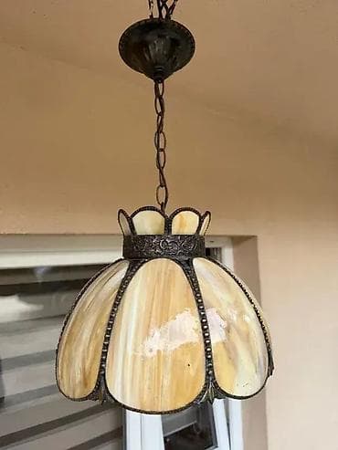 Stilske lampe: Stari Tiffany luster - R-36 cm 💡✨ Luster u odličnom stanju, sa jednim na lalafo.rs — 9 Stilske lampe: Stari Tiffany luster - R-36 cm 💡✨ Luster u odličnom stanju, sa jednim — 9