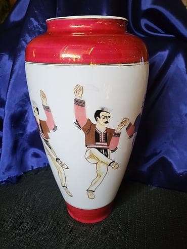 Vases and pots: Vaza nova Jugoporcelan Titov Veles iz 70ih.god. Nova vaza at lalafo.rs — 9 Vases and pots: Vaza nova Jugoporcelan Titov Veles iz 70ih.god. Nova vaza — 9