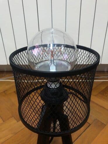 Antique Decor: Kvalitetna dekorativna stona lampa: (1) Materijal: Metal - Gvožđe; at lalafo.rs — 4 Antique Decor: Kvalitetna dekorativna stona lampa: (1) Materijal: Metal - Gvožđe; — 4