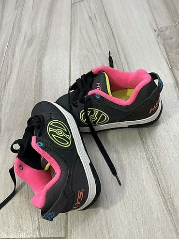 Heelys patike sa točkićima – model Voyager - Brend: Heelys - Model at lalafo.rs — 1 Heelys patike sa točkićima – model Voyager - Brend: Heelys - Model — 1