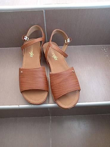 Nove novcate sandalebr 39 markirane na lalafo.rs — 1 Nove novcate sandalebr 39 markirane — 1