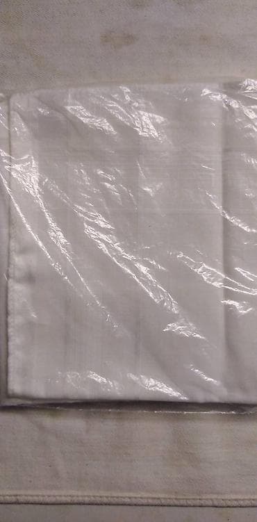 Zenska maramica 100 % pamuk 2 kom.bela dim. :37x37 cm. novo,cena za na lalafo.rs Zenska maramica 100 % pamuk 2 kom.bela dim. :37x37 cm. novo,cena za