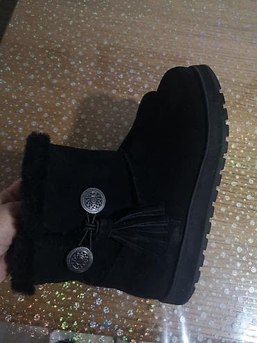 Ugg obuća 38 na lalafo.rs — 8 Ugg obuća 38 — 8