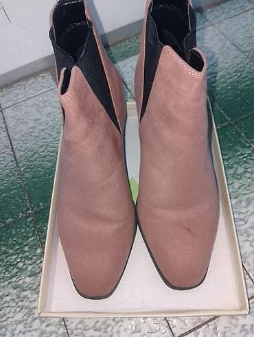 New Look čizmice za prelaz (proleće i jesen) u nude roze boji. Broj at lalafo.rs — 5 New Look čizmice za prelaz (proleće i jesen) u nude roze boji. Broj — 5