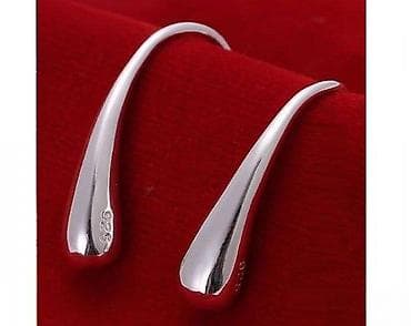 Srebrne minđuše 925 – minimalističke “kapljice” - Materijal: srebro na lalafo.rs Srebrne minđuše 925 – minimalističke “kapljice” - Materijal: srebro