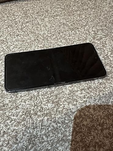 Samsung Galaxy Z Flip (serija Flip) – sklopivi pametni telefon na lalafo.rs — 6 Samsung Galaxy Z Flip (serija Flip) – sklopivi pametni telefon — 6