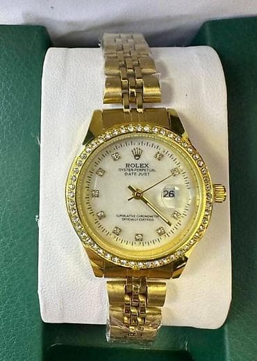 Satovi muški ženski,uniseks Cena:2500din (sa kutijom običnom) na lalafo.rs — 1 Satovi muški ženski,uniseks Cena:2500din (sa kutijom običnom) — 1