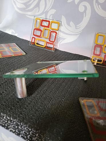 Postolja vintaz sa stalkom za case,staklena. Stalak sa at lalafo.rs — 10 Postolja vintaz sa stalkom za case,staklena. Stalak sa — 10