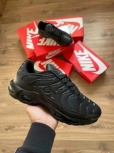 Nike Air Max Plus TN – crne patike - Model: Air Max Plus (Tuned Air / at lalafo.rs — 1 Nike Air Max Plus TN – crne patike - Model: Air Max Plus (Tuned Air / — 1