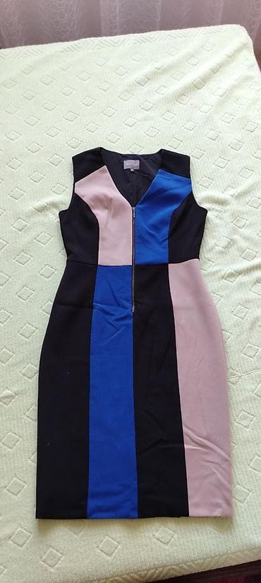 Prelepa haljina u 3 boje, bez rukava, vel M, u perfektnom stanju na lalafo.rs Prelepa haljina u 3 boje, bez rukava, vel M, u perfektnom stanju