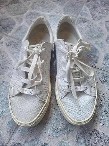 Ugg original kozne patike, naznacena velicina 38, vise odgovaraju za at lalafo.rs — 2 Ugg original kozne patike, naznacena velicina 38, vise odgovaraju za — 2