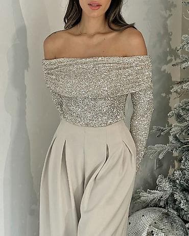 Bluza sa golim ramenima,dupli dekolte hit sezone.Ostala samo dostuona na lalafo.rs Bluza sa golim ramenima,dupli dekolte hit sezone.Ostala samo dostuona
