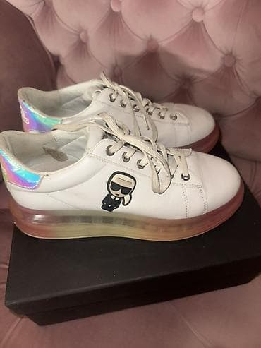 Bele patike sa platformom i karakterističnim logom/ilustracijom karl na lalafo.rs — 5 Bele patike sa platformom i karakterističnim logom/ilustracijom karl — 5