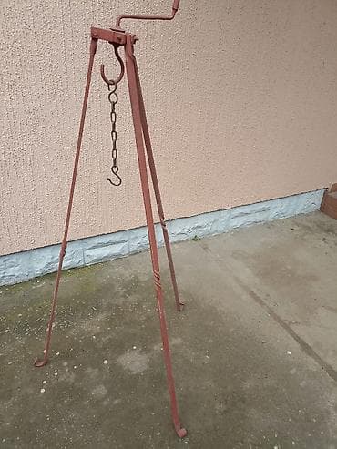 Tronožac za kotlić sa slike, visine 110 cm,nogare 10 mm x 15 mm puno at lalafo.rs Tronožac za kotlić sa slike, visine 110 cm,nogare 10 mm x 15 mm puno