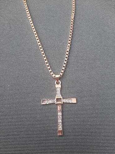 Ogrlica sa krstom Vin Diesel-zlatna Unisex ogrlica sa krstom Fast and at lalafo.rs — 9 Ogrlica sa krstom Vin Diesel-zlatna Unisex ogrlica sa krstom Fast and — 9