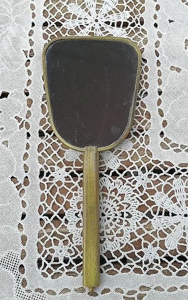 Antique Mirrors: Starinsko ručno ogledalo MESING elegantan retro detalj 30cm. Prelepo at lalafo.rs — 1 Antique Mirrors: Starinsko ručno ogledalo MESING elegantan retro detalj 30cm. Prelepo — 1