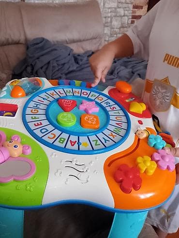 Ovaj interaktivni sto za aktivnosti dizajniran je da zabavi i edukuje na lalafo.rs — 7 Ovaj interaktivni sto za aktivnosti dizajniran je da zabavi i edukuje — 7