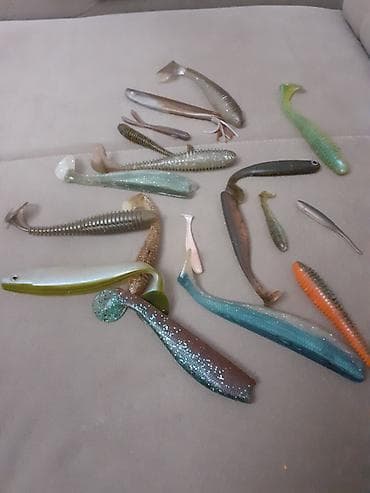 igrice za ps3: Kutija sa priborom za varaličarenje – set silikonaca i džig glava - at lalafo.rs — 2 igrice za ps3: Kutija sa priborom za varaličarenje – set silikonaca i džig glava - — 2