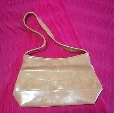 Torba svetlo braon dimenzije 28x17 cm, ima dva pretinca, vrlo očuvana at lalafo.rs — 1 Torba svetlo braon dimenzije 28x17 cm, ima dva pretinca, vrlo očuvana — 1