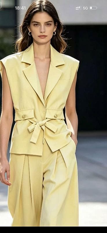 #Kompleti
Cena 3600
Uni vel.
V30 na lalafo.rs #Kompleti
Cena 3600
Uni vel.
V30