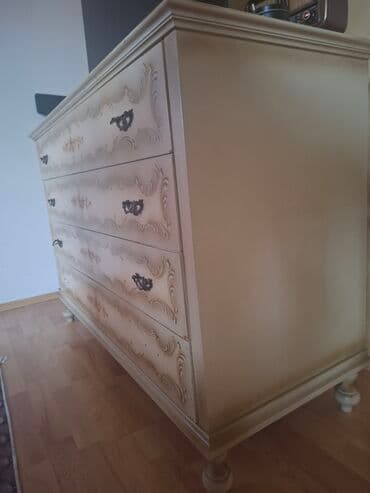 Antique Dressers: Drvena komoda sa 4 velika fioka – klasičan/vintage stil - Materijal at lalafo.rs — 1 Antique Dressers: Drvena komoda sa 4 velika fioka – klasičan/vintage stil - Materijal — 1