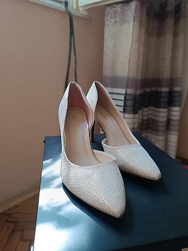 Women's Footwear: Na prodaju elegantne cipele, broj 39 Nošene dva puta, u odličnom at lalafo.rs — 2 Women's Footwear: Na prodaju elegantne cipele, broj 39 Nošene dva puta, u odličnom — 2