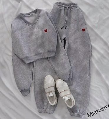 Women's Sweatsuits: Komplet trenerka 3200 dinara at lalafo.rs — 1 Women's Sweatsuits: Komplet trenerka 3200 dinara — 1