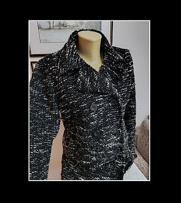 BENOTTI Kratki kaputić,jako lepo stoji. Prati liniju tela. Može za M i na lalafo.rs — 1 BENOTTI Kratki kaputić,jako lepo stoji. Prati liniju tela. Može za M i — 1