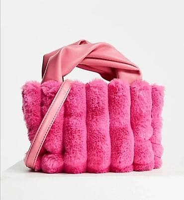 Ženska torba od veštačkog krzna u jarkoj ružičastoj boji. Torba je at lalafo.rs — 2 Ženska torba od veštačkog krzna u jarkoj ružičastoj boji. Torba je — 2