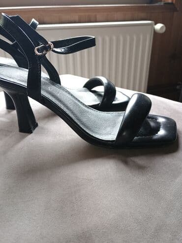 Sandale, 38 na lalafo.rs Sandale, 38