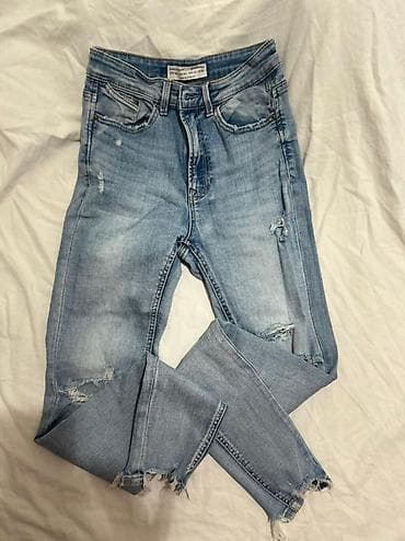 Ženske farmerke – svetlo plave, skinny kroj sa distressed detaljima - na lalafo.rs — 1 Ženske farmerke – svetlo plave, skinny kroj sa distressed detaljima - — 1