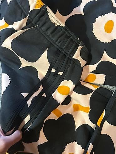 Nova Adidas Marimekko trenerka. Naznačena veličina je S, ali odgovara na lalafo.rs — 9 Nova Adidas Marimekko trenerka. Naznačena veličina je S, ali odgovara — 9