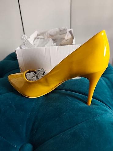 Ženske salonke – Escalier Rouge - Model: klasične špic salonke - na lalafo.rs — 1 Ženske salonke – Escalier Rouge - Model: klasične špic salonke - — 1