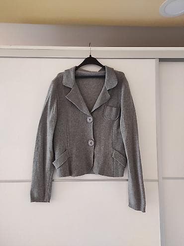 Blejzer iz uvoza. Velicina XL. Odgovara za L. Ima ostecenje na at lalafo.rs Blejzer iz uvoza. Velicina XL. Odgovara za L. Ima ostecenje na