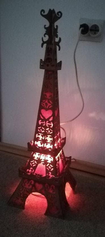 Ručno rađen Ajfelov toranj – Svetleća dekoracija (66 cm), precizna na lalafo.rs — 2 Ručno rađen Ajfelov toranj – Svetleća dekoracija (66 cm), precizna — 2