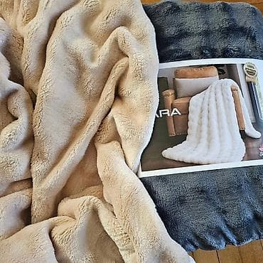 Zara cebe u bez boji
Dimenzije 200x230cm
Cena 3000 din na lalafo.rs — 1 Zara cebe u bez boji
Dimenzije 200x230cm
Cena 3000 din — 1