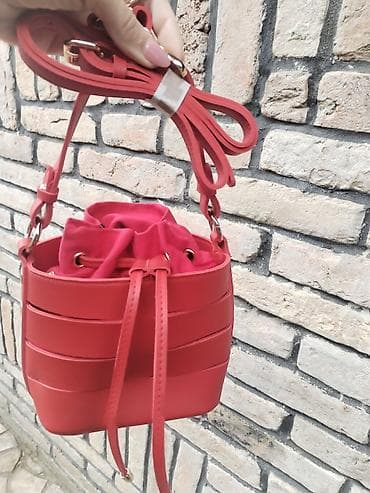 zenske original guess: Mala kozna torba nova
24*16 na lalafo.rs — 5 zenske original guess: Mala kozna torba nova
24*16 — 5