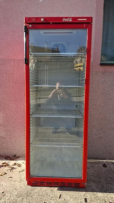 Electronics: Profesionalni rashladni vitrina/hladilnik za piće – Liebherr Coca‑Cola at lalafo.rs — 2 Electronics: Profesionalni rashladni vitrina/hladilnik za piće – Liebherr Coca‑Cola — 2
