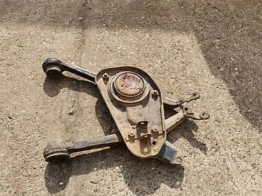 Donja desna viljuska Lada 21214i Niva n. tip. Polovno, ocuvano na lalafo.rs Donja desna viljuska Lada 21214i Niva n. tip. Polovno, ocuvano