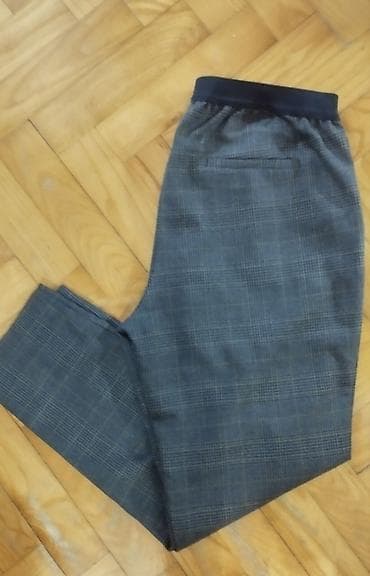 St Oliver pantalone koje pozadi imaju široku gumu. Diskretno su na lalafo.rs — 3 St Oliver pantalone koje pozadi imaju široku gumu. Diskretno su — 3