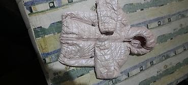 Dečja jakna sa kapuljačom – svetloružičasta, lagano punjena, prošivena na lalafo.rs — 1 Dečja jakna sa kapuljačom – svetloružičasta, lagano punjena, prošivena — 1