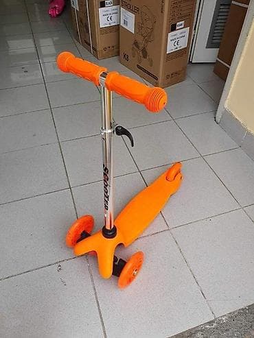 Trotinet sa svetlecim tockovima, nosivost do 35kg, rucica ima tri na lalafo.rs — 4 Trotinet sa svetlecim tockovima, nosivost do 35kg, rucica ima tri — 4