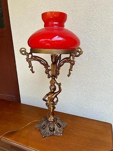 Stilska lampa sa figurom - MOGUĆ PREVOZ U dobrom stanju 💡 Kao na na lalafo.rs Stilska lampa sa figurom - MOGUĆ PREVOZ U dobrom stanju 💡 Kao na