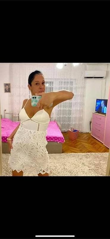 pantalone butiku ali: Potpuno nova haljina sa etiketom, kupljena jis davno u Italijanskom na lalafo.rs — 4 pantalone butiku ali: Potpuno nova haljina sa etiketom, kupljena jis davno u Italijanskom — 4