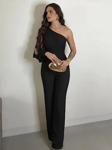 Elegantni ženski kombinezon – asimetrični model sa jednom dugom na lalafo.rs Elegantni ženski kombinezon – asimetrični model sa jednom dugom