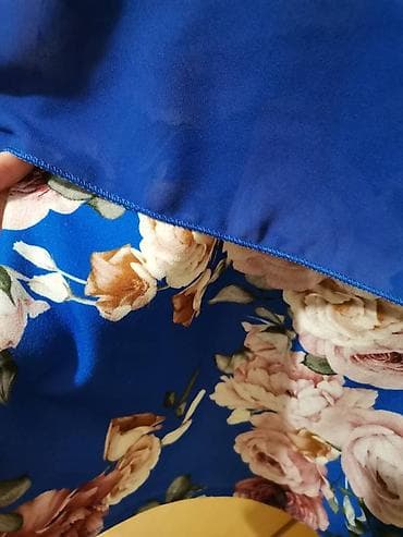 Plava haljina sa cvetnim dezenom. Kao nova, prelepih boja. Donji deo na lalafo.rs — 7 Plava haljina sa cvetnim dezenom. Kao nova, prelepih boja. Donji deo — 7