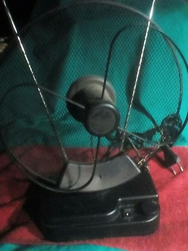 Sobna antena sa pojacivacem signala at lalafo.rs Sobna antena sa pojacivacem signala