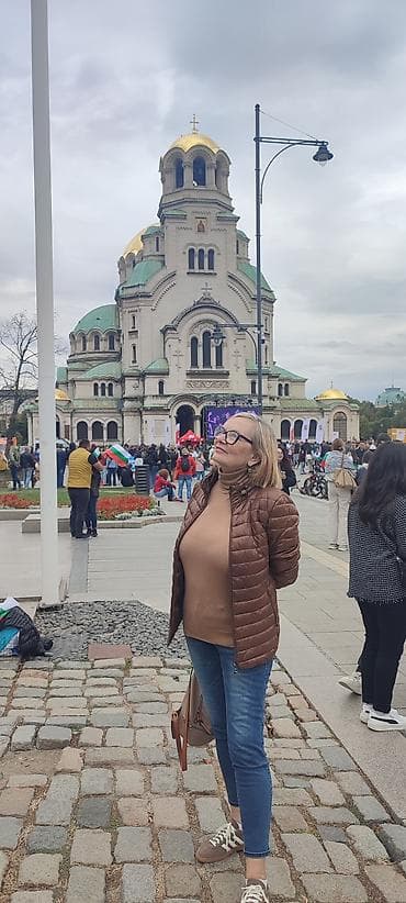 Bordo nove 2000,Massimo Dutti 6000.papuče 500,patike 1000.crno bele na lalafo.rs — 4 Bordo nove 2000,Massimo Dutti 6000.papuče 500,patike 1000.crno bele — 4