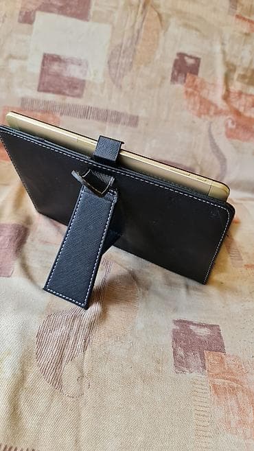 Tablet sa futrolom i žičanom tastaturom - Android tablet dijagonale na lalafo.rs — 7 Tablet sa futrolom i žičanom tastaturom - Android tablet dijagonale — 7